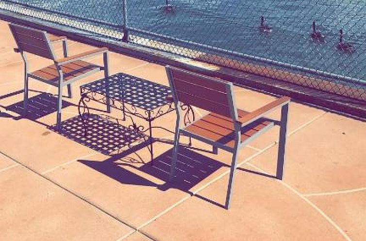 Airport Waterfront Inn