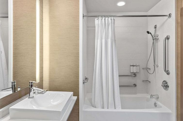 Cambria Hotel Plano - Frisco