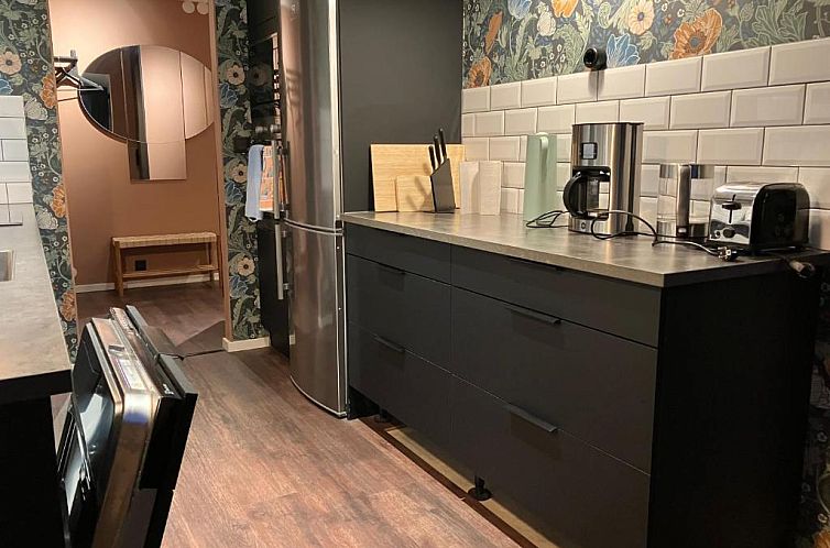 Riverside Hotel & Apartments