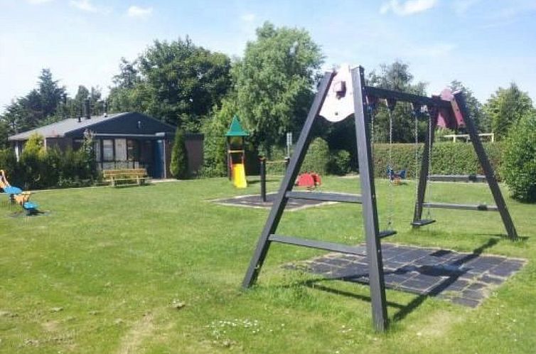 Vakantiehuis Wunderschönes Haus mit Pool, Garten und Grill