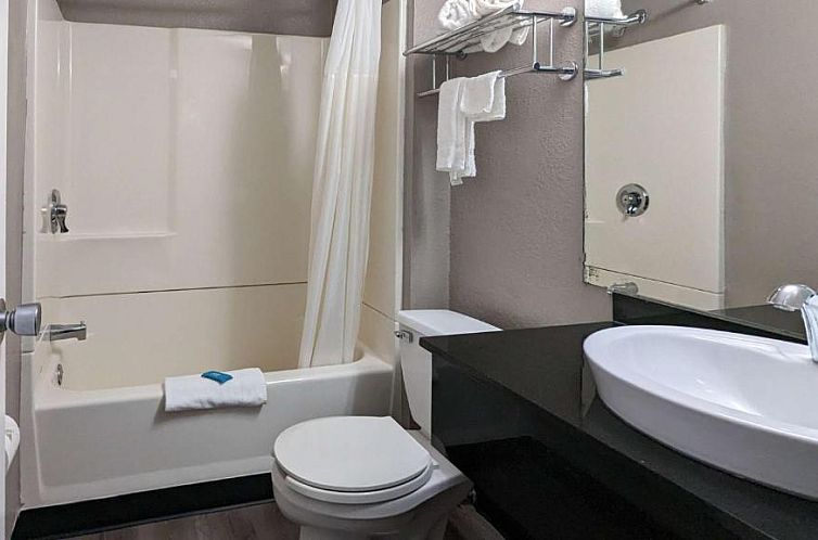 Motel 6-Danvers, MA - Boston North