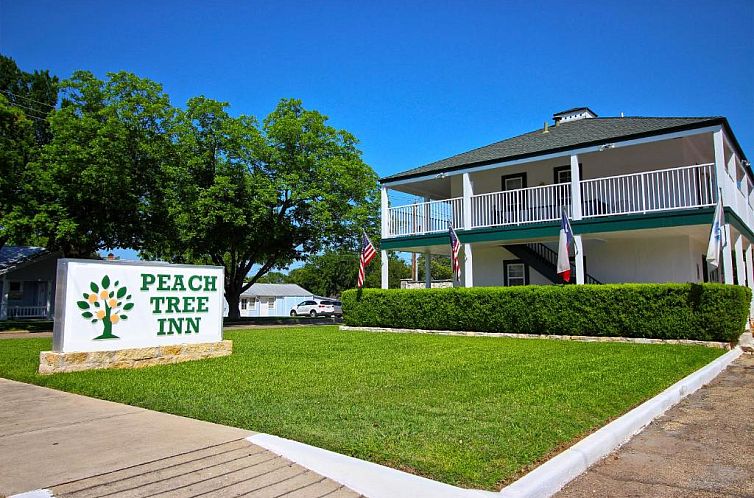 Peach Tree Inn & Suites