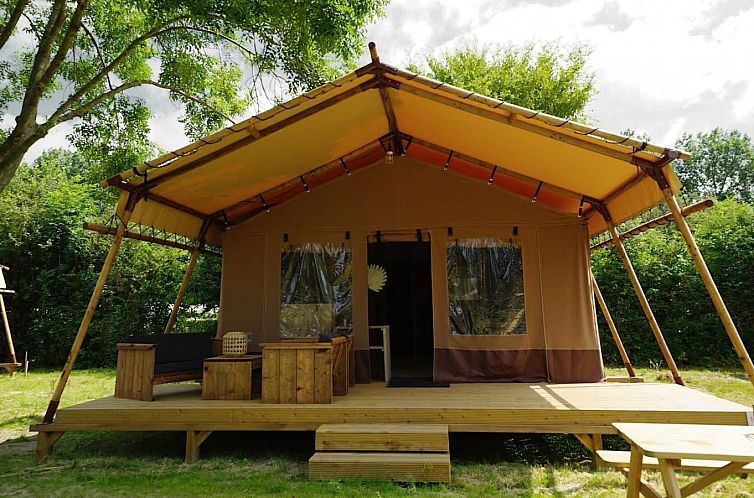 Glamping tent Desert 5 in North Schcharwoude offers a charming safari tent experience with an inviting terrace in North Holland.