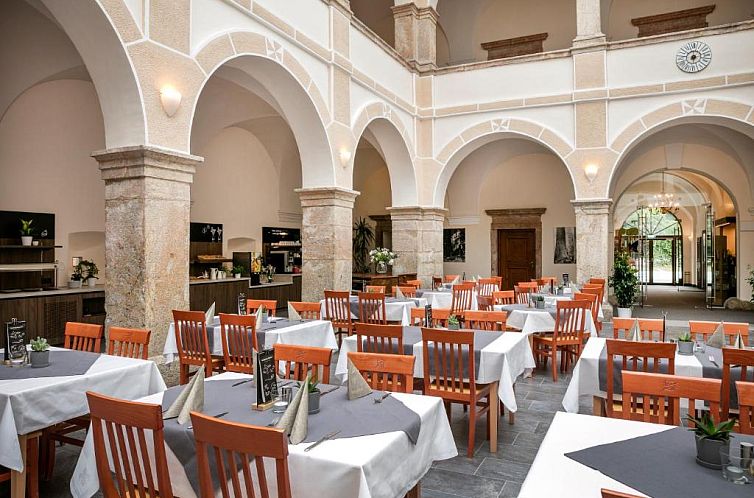 JUFA Hotel Schloss Röthelstein