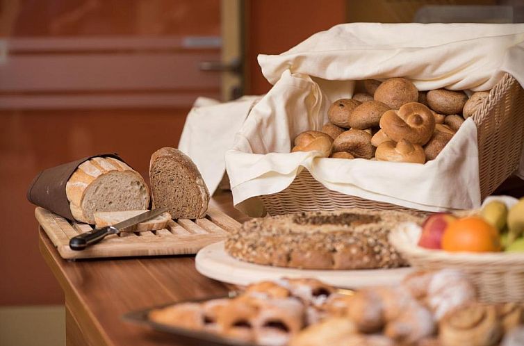 JUFA Hotel Schloss Röthelstein