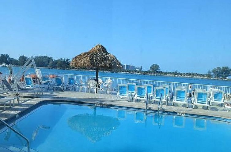 Gulfview Hotel - On the Beach