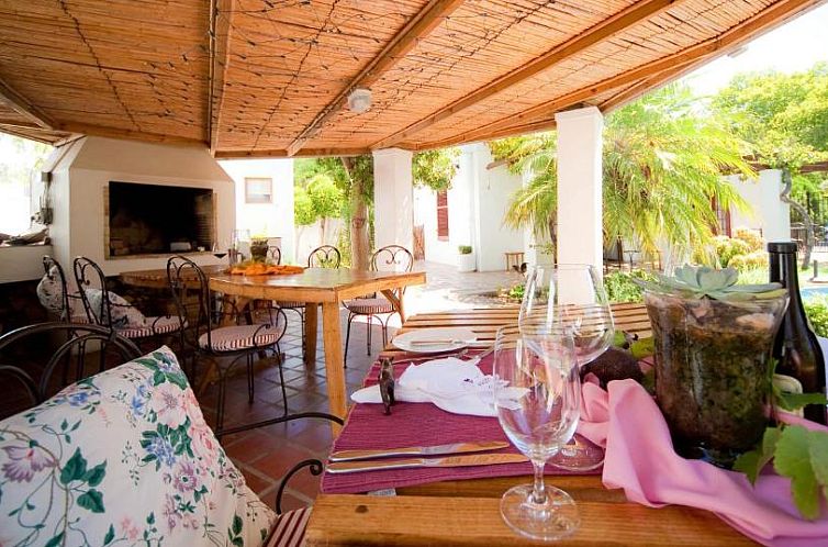 GuBas De Hoek meet eat sleep