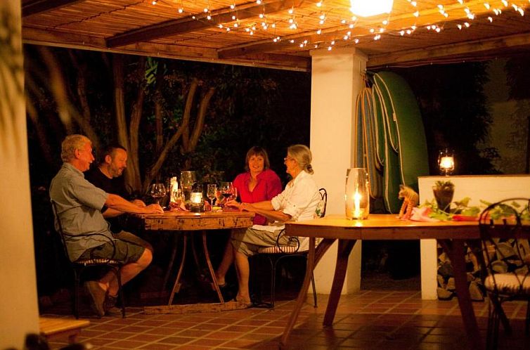 GuBas De Hoek meet eat sleep