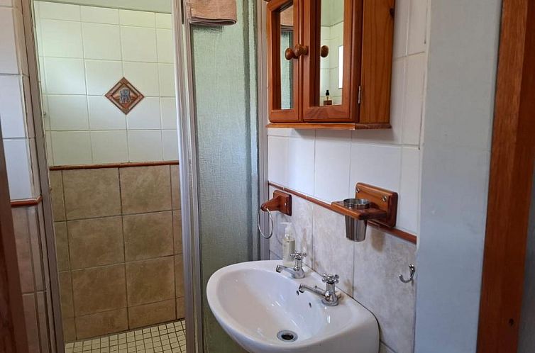 Cedar Lodge Guest House