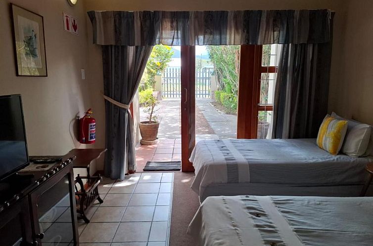 Cedar Lodge Guest House