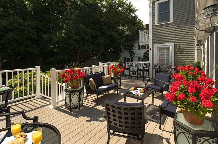 Old Harbor Inn