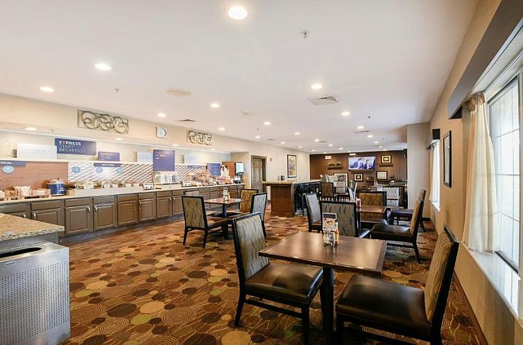 Holiday Inn Express Hotel & Suites Chicago-Deerfield/Lincoln