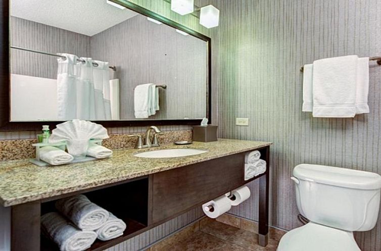 Holiday Inn Express Hotel & Suites Chicago-Deerfield/Lincoln