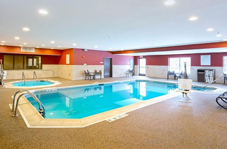 Holiday Inn Express Hotel & Suites Chicago-Deerfield/Lincoln
