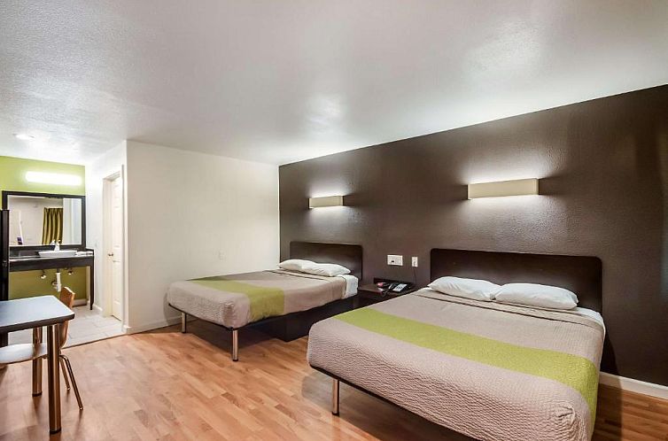 Studio 6-Huntsville, TX