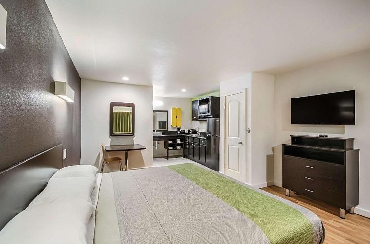 Studio 6-Huntsville, TX