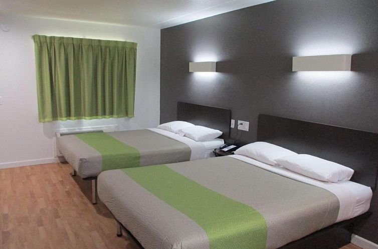 Studio 6-Huntsville, TX