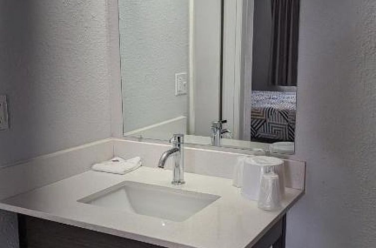 Motel 6-Nashua, NH - South
