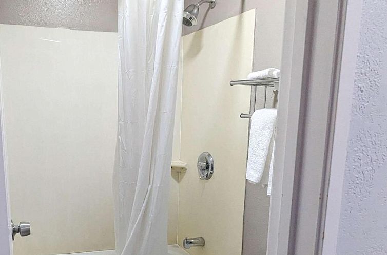 Motel 6-Nashua, NH - South