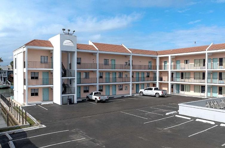 WindWater Hotel and Marina