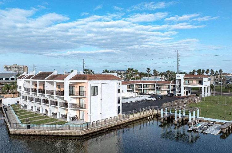 WindWater Hotel and Marina