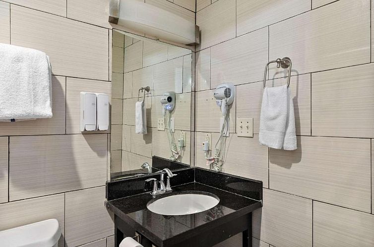 WindWater Hotel and Marina