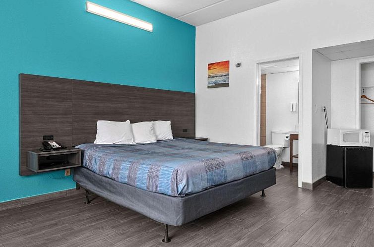 WindWater Hotel and Marina