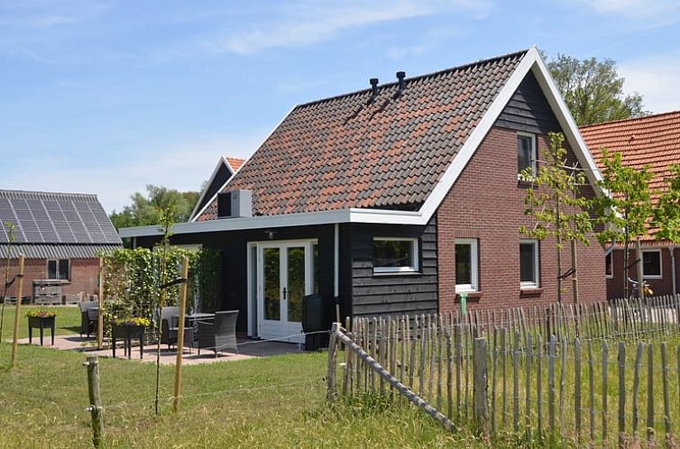 Vacation home in Denekamp, Twente, with cozy garden and terrace for a relaxing stay in Overijssel.