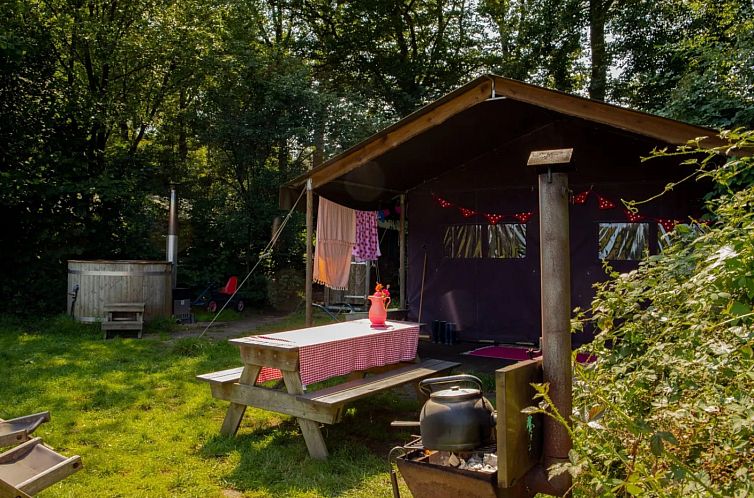 Guest house 531208 - Tent house Salland - Tenthuisje met warme privédouche naast de tent met Hottub