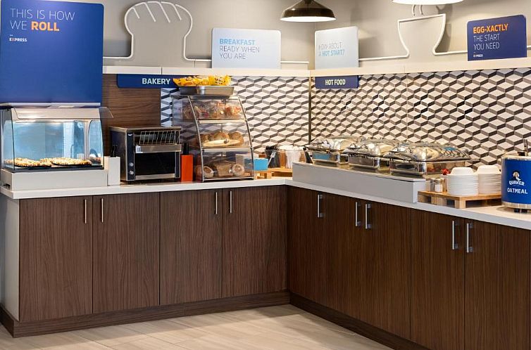 Holiday Inn Express Hotel & Suites Brattleboro, an IHG Hotel