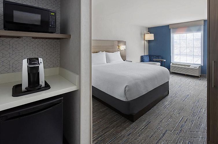Holiday Inn Express Hotel & Suites Brattleboro, an IHG Hotel
