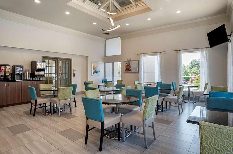 Best Western Plus Carlton Suites - Birmingham