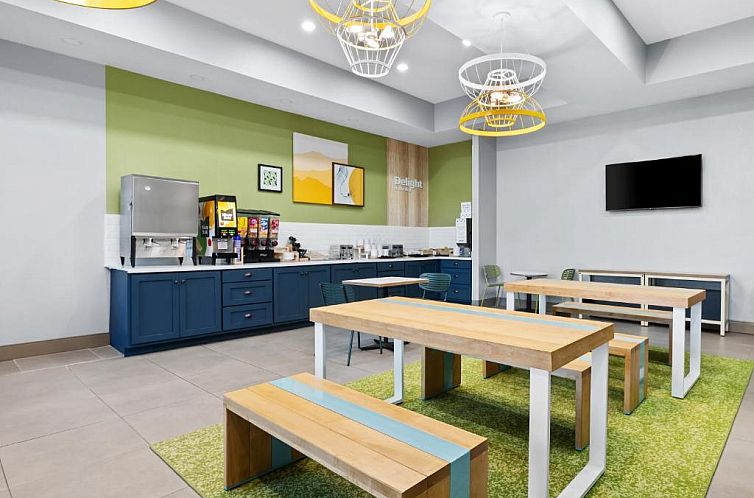 Country Inn & Suites by Radisson, Homewood, AL