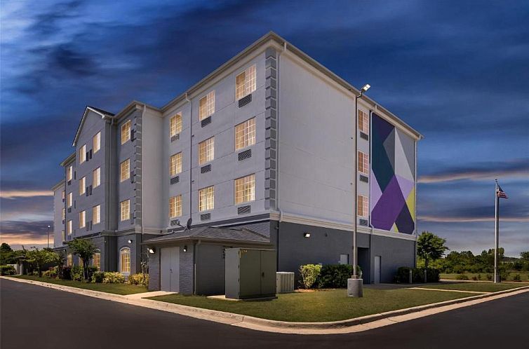 Country Inn & Suites by Radisson, Homewood, AL