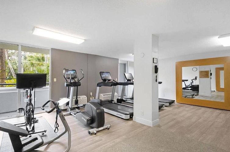 DoubleTree by Hilton Palm Beach Gardens