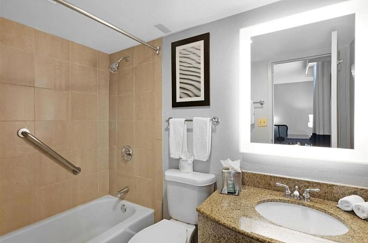 DoubleTree by Hilton Palm Beach Gardens