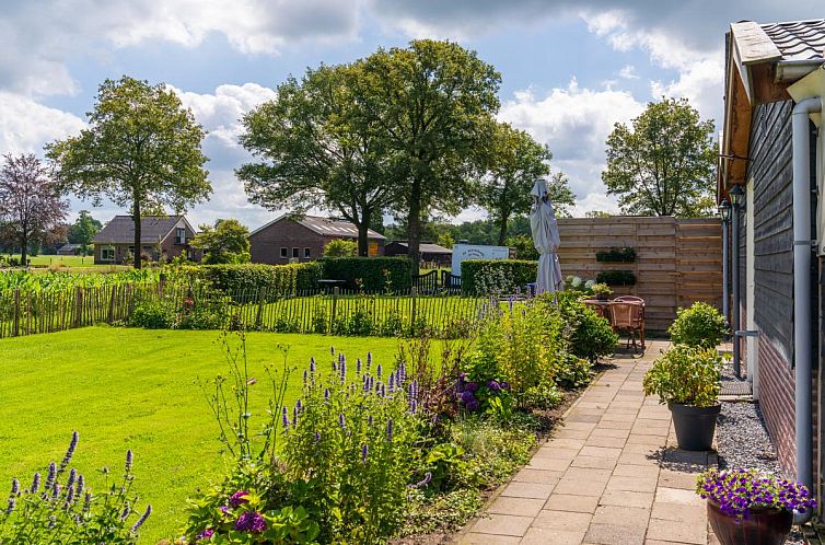 Weidezicht A vacation home in Marle, Salland with beautiful views of the green landscape of Overijssel.