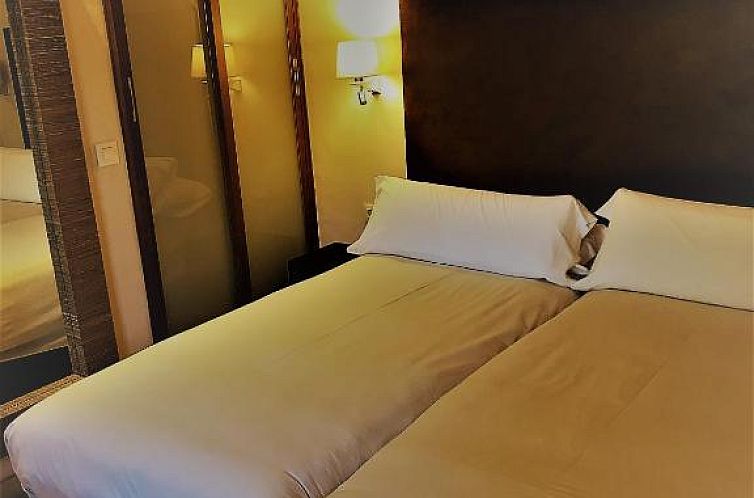 Chillout Hotel Tres Mares