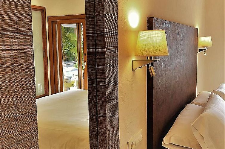 Chillout Hotel Tres Mares