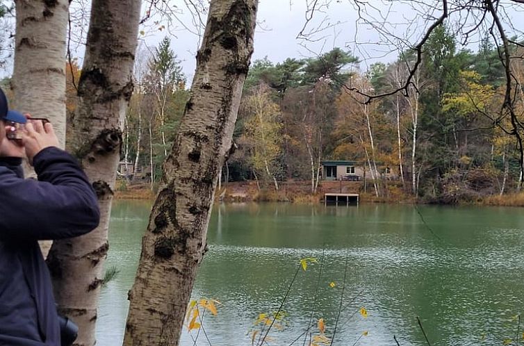 Genieten van het uitzicht op het meer bij Vakantiehuisje in Vilsteren, Vechtstreek, Overijssel.