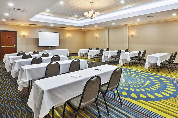 Holiday Inn Express Hotel & Suites - Belleville Area, an IHG