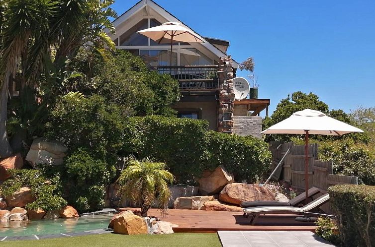 African Violet Guest Suites