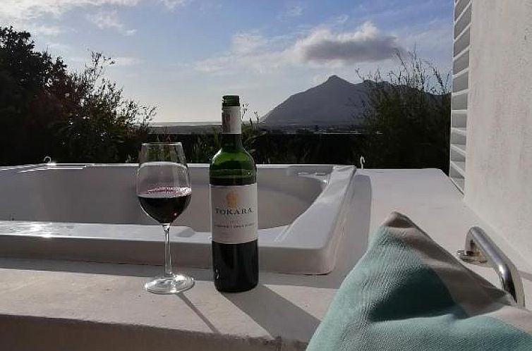 African Violet Guest Suites