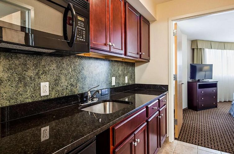 Best Western Plus Philadelphia Airport South - at Widener Un