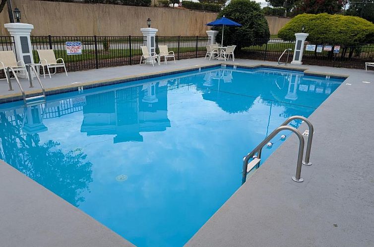Baymont by Wyndham Greensboro/Coliseum