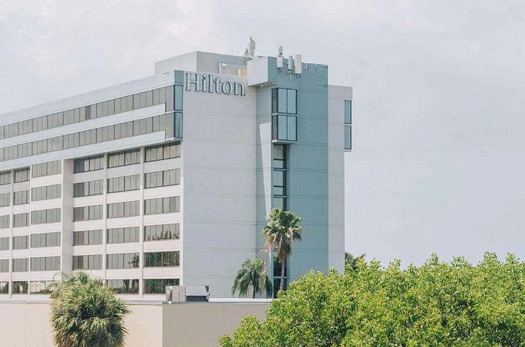 Hilton Palm Beach Airport