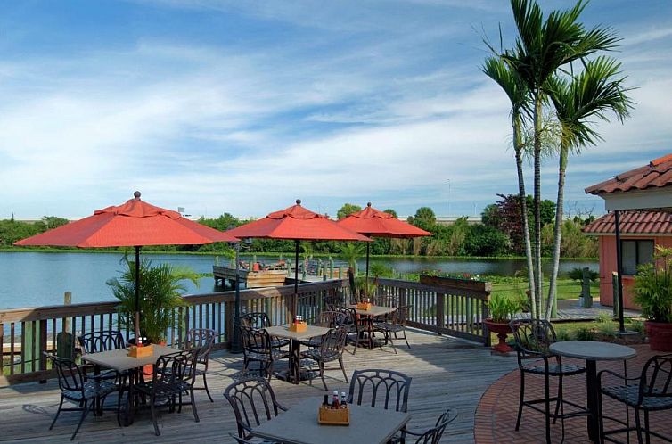 Hilton Palm Beach Airport