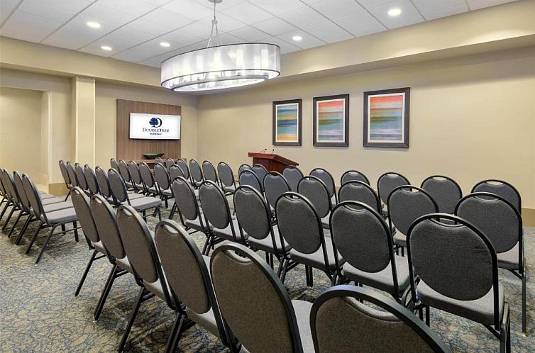 DoubleTree by Hilton West Palm Beach Airport