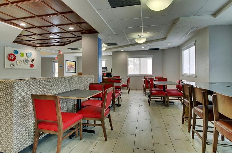 Holiday Inn Express West Palm Beach Metrocentre, an IHG Hote