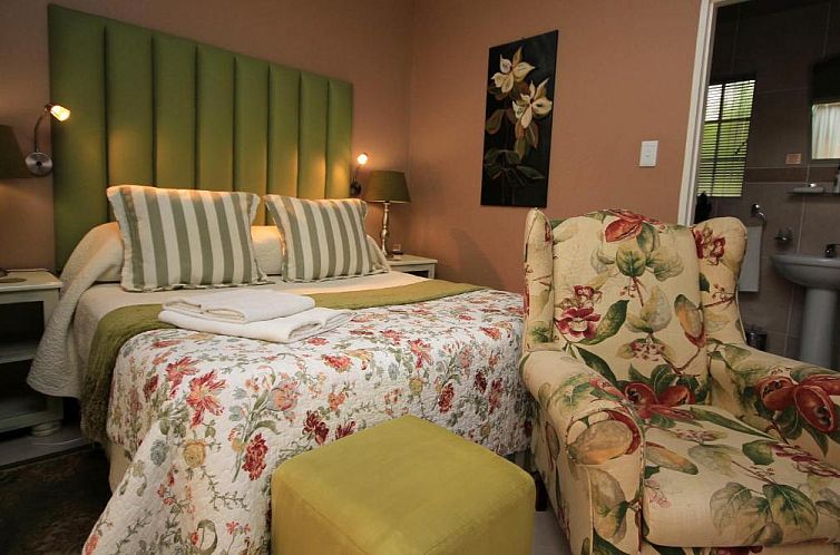 Avalon Guest Manor